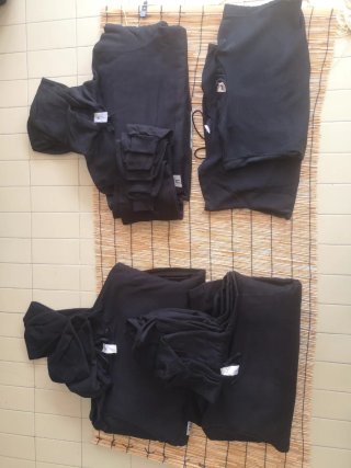 Lote 16 sudaderas negras con capucha