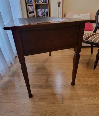 Escritorio y Butaca de Madera