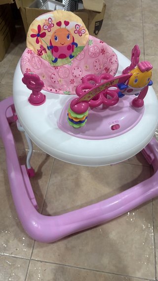 Andador bebé niña rosa