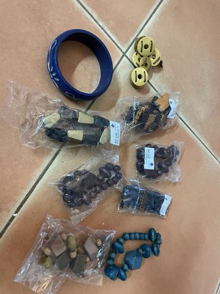 Lote abalorios pulseras collares pendientes