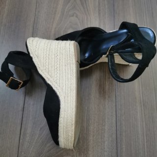 Sandalias cuña esparto negras