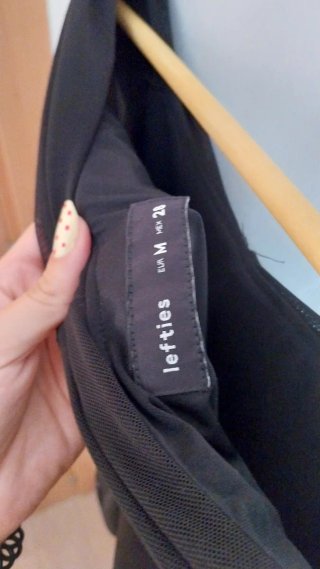 Top Lefties Hombros Descubiertos Negro