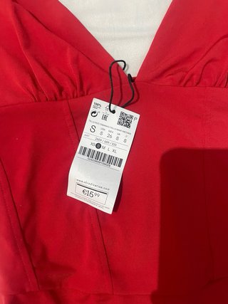 Body rojo escote pico talla S