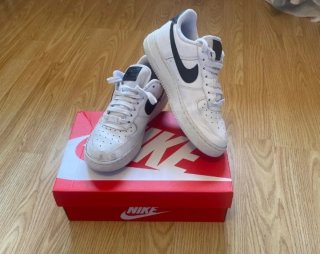 Zapatillas Nike Air Force Blancas y Negras