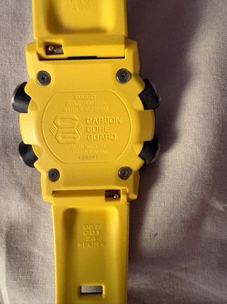 Casio G-Shock GA-2000 Reloj Negro y Amarillo