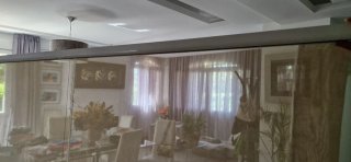Store beige transparente.