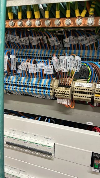 Instalación eléctrica y fontanería