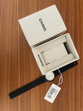 Casio MQ-24 Reloj Analógico Blanco y Negro