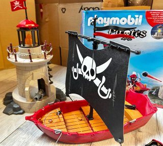 Playmobil 9522 Faro pirati (Versione con barca)