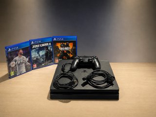 PS4 Pro + 3 Juegos