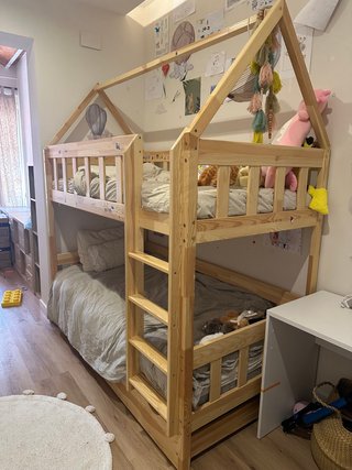 Litera infantil de madera maciza, estilo casita