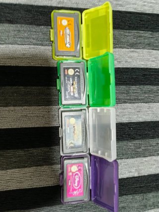 4 Juegos GBA Originales. (5-6 eur la uní.)