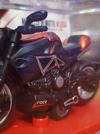 Moto Die-Cast Arancione/Nero