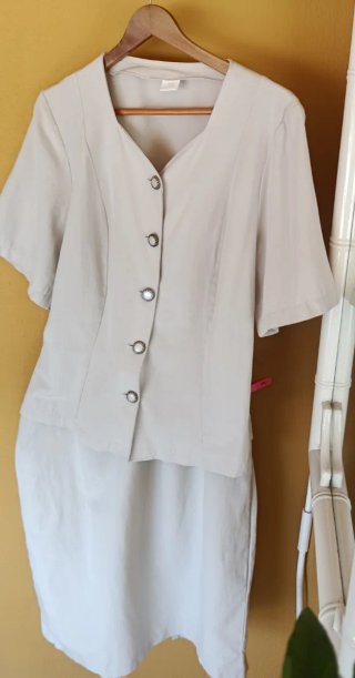 Traje M Molina Talla 50 Beige Botones Perla