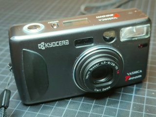 Yashica T Zoom Cámara Compacta Analógica