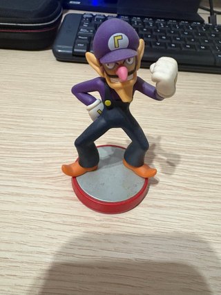Amiibo Nintendo Waluigi