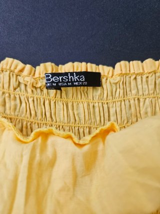 Top Bershka amarillo nido de abeja