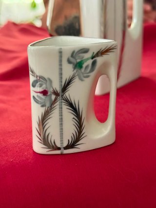 Antico set da caffè in porcellana decorato