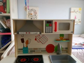Cocinita de juguete de madera algo negociable