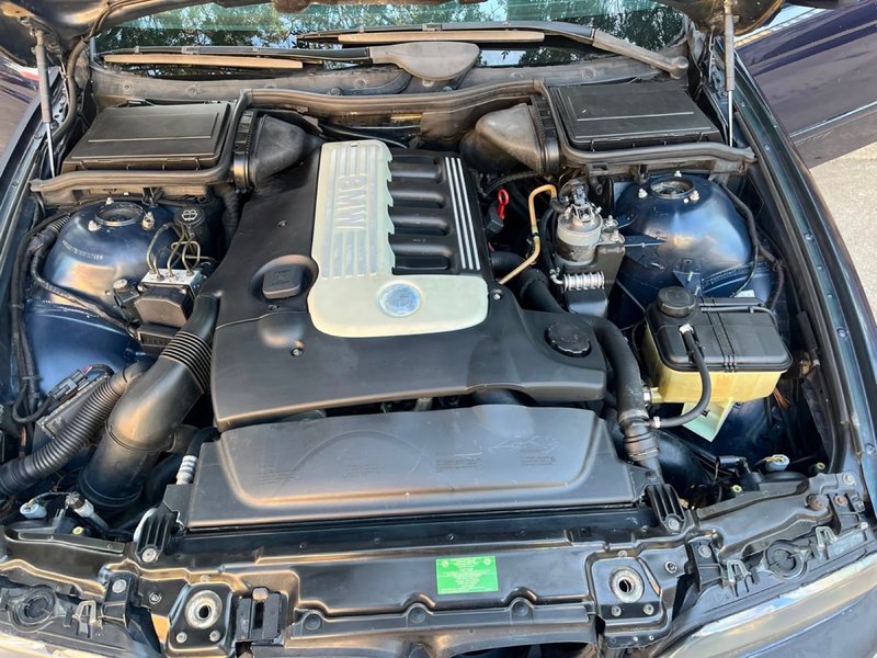 BMW Serie 5 2002 - foto 1