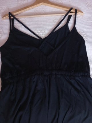 Mono negro tirantes cruzados