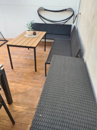 Conjunto sofá ,  mesa jardín y baúl
