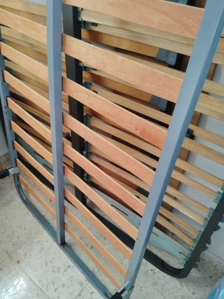 Somier de madera y metal