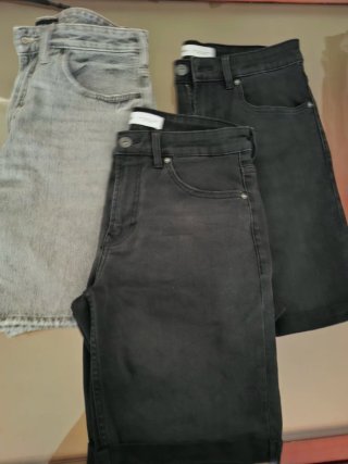 4 sudaderas 8 camisetas,3 pantalones cortos 2 chan