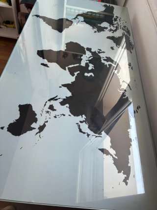 Escritorio cristal y metal mapa mundial