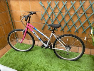 Bicicleta Orbea infantil rosa y blanca