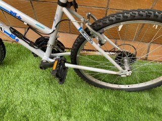 Bicicleta Orbea infantil rosa y blanca