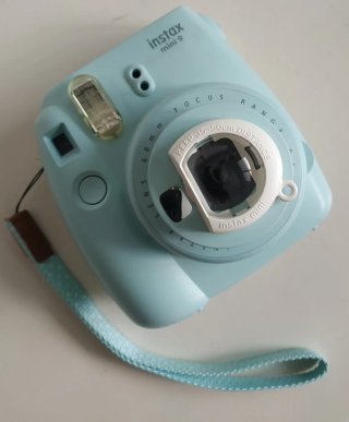 Cámara Fujifilm Instax Mini 9 con aumento