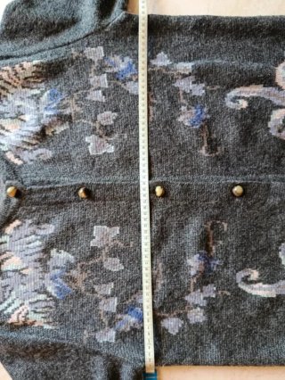 Cárdigan floral gris y morado