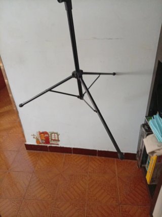 Atril de música plegable TIGER sin funda.