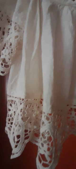 Blusa blanca con encaje
