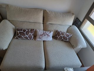 Sofá 2 plazas extensible beige