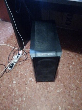 Torre PC + Pantalla + Teclado