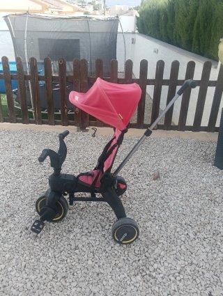 Triciclo Doona Rojo