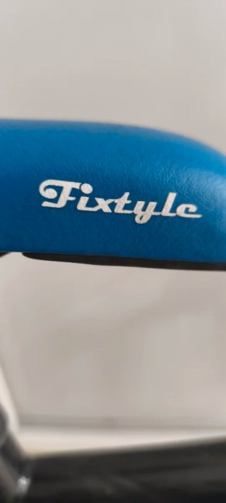 Bicicleta Fixie Negra Ruedas Azules