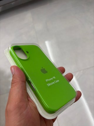 Cover iPhone 16 Silicone Apple Verde