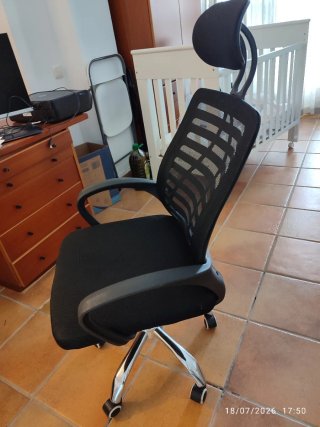 Silla de oficina ergonómica ajustable