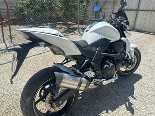 Kawasaki Z750 Blanca