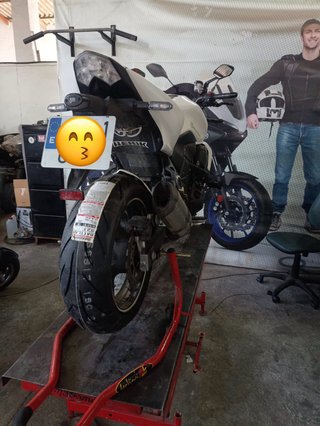 Kawasaki Z750 Blanca