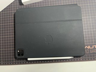 iPad Pro M2 128GB + Apple Pencil + Magic Keyboard