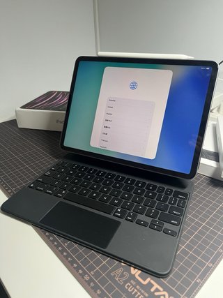 iPad Pro M2 128GB + Apple Pencil + Magic Keyboard
