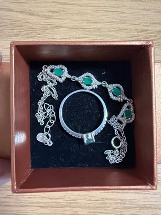 Conjunto pulsera y anillo de plata y esmeraldas