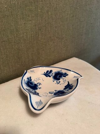 Cenicero artesanal de porcelana auténtica Gzhel