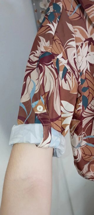 Blusa estampada floral marrón