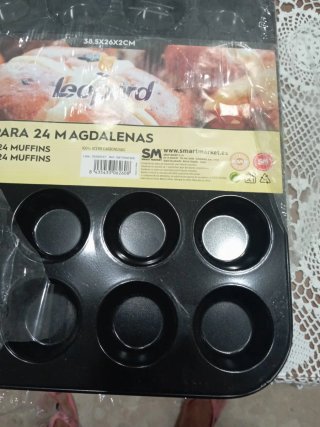 Molde para 24 Magdalenas Leopard