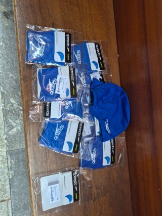 Pack de 10 gorros de piscina de niño speedo